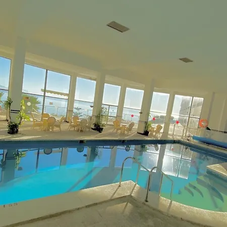 New Fabulous Beachfront Apartment *